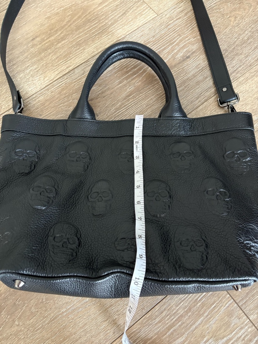Black Skull-Embossed Leather Tote Bag - Women - Picture 8 of 10